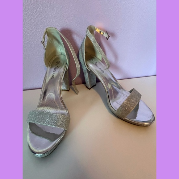 Size 10 Women Shoe Land Sparkly Silver High Heels - Picture 1 of 2